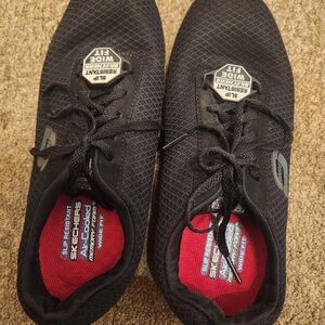 Skechers Women's Black Slip Resistant Athletic Shoes Sneakers WIDE WIDTH 7.5